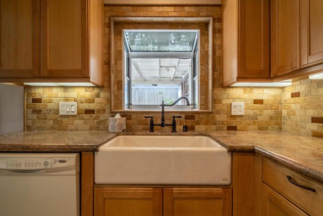 44841 San Jacinto Avenue, Palm Desert, CA 92260