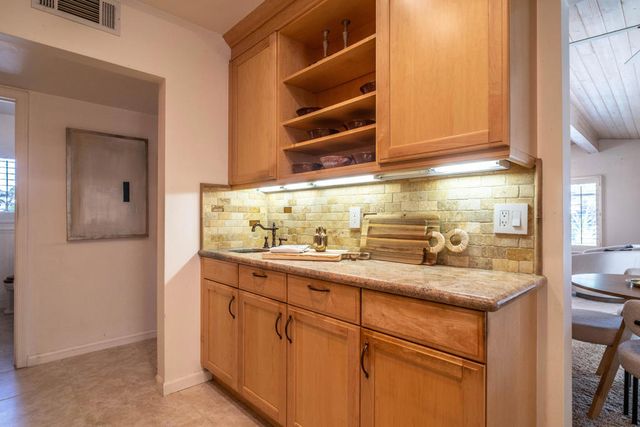 44841 San Jacinto Avenue, Palm Desert, CA 92260