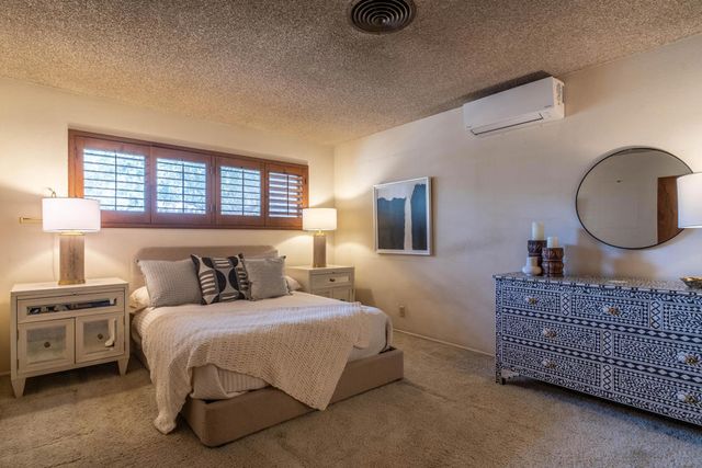 44841 San Jacinto Avenue, Palm Desert, CA 92260