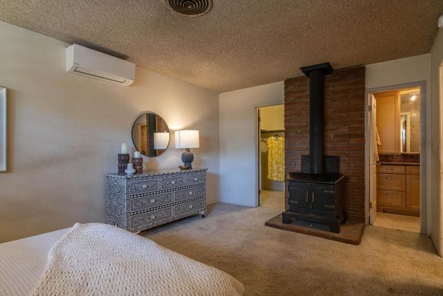 44841 San Jacinto Avenue, Palm Desert, CA 92260