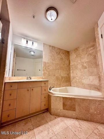 1899 Beach Boulevard, 1004, Biloxi, MS 39531