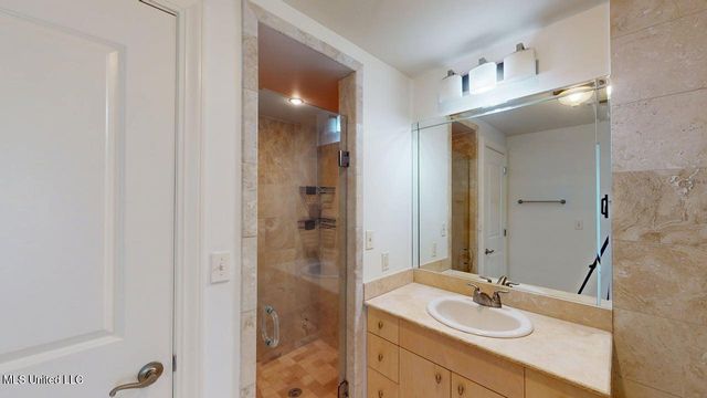 1899 Beach Boulevard, 1004, Biloxi, MS 39531