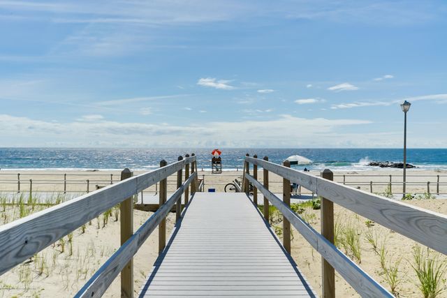 212 Monroe Avenue, Spring Lake, NJ 07762