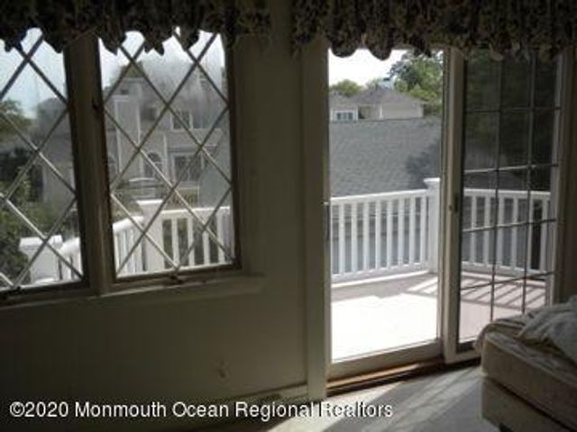 212 Monroe Avenue, Spring Lake, NJ 07762