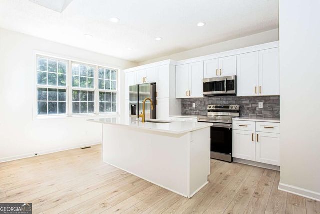 8071 Beachwood Drive, Murrayville, GA 30564