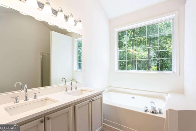 8071 Beachwood Drive, Murrayville, GA 30564