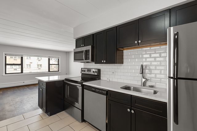 6007 N Kenmore Avenue 102, Chicago, IL 60660