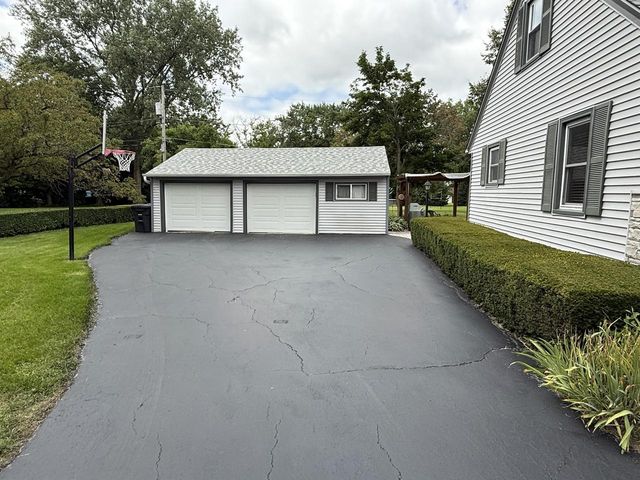 7155 S 49th STREET, Franklin, WI 53132