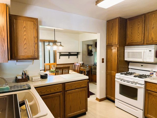 7155 S 49th STREET, Franklin, WI 53132