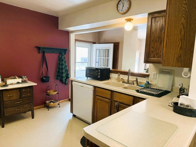 7155 S 49th STREET, Franklin, WI 53132