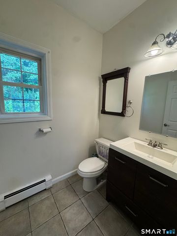 52 Middle Road, Preston, CT 06365