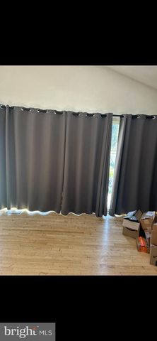 3 ADELENE AVE, Newark, DE 19711