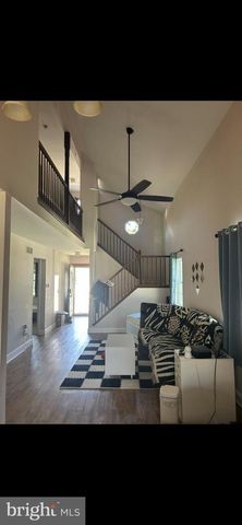 3 ADELENE AVE, Newark, DE 19711