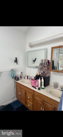 3 ADELENE AVE, Newark, DE 19711