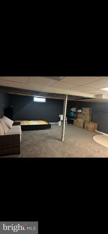 3 ADELENE AVE, Newark, DE 19711