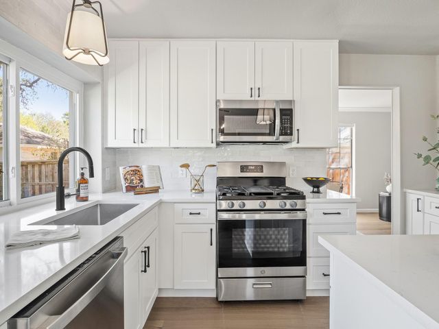 6420 Wareham LN, Austin, TX 78739