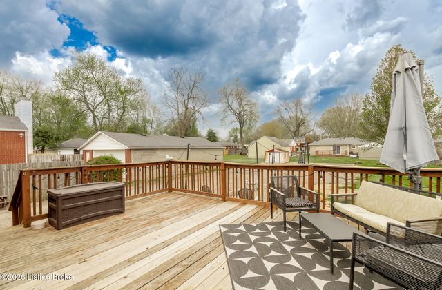 5245 Julia Rd, Louisville, KY 40258
