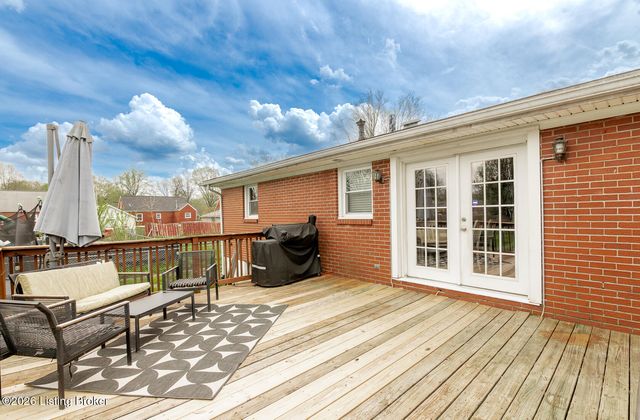 5245 Julia Rd, Louisville, KY 40258