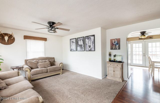 5245 Julia Rd, Louisville, KY 40258