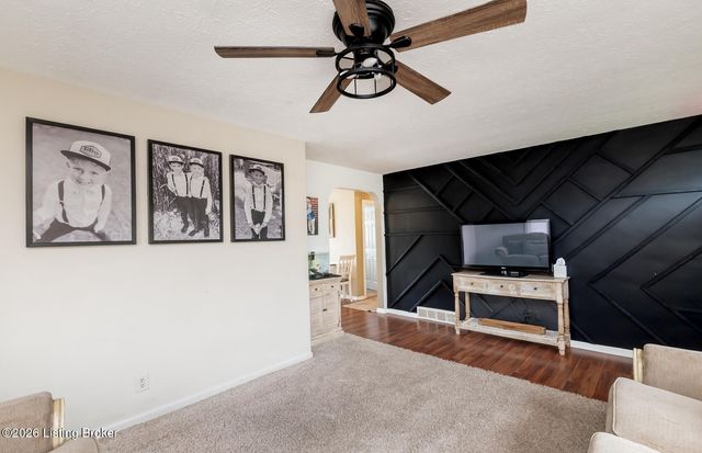 5245 Julia Rd, Louisville, KY 40258