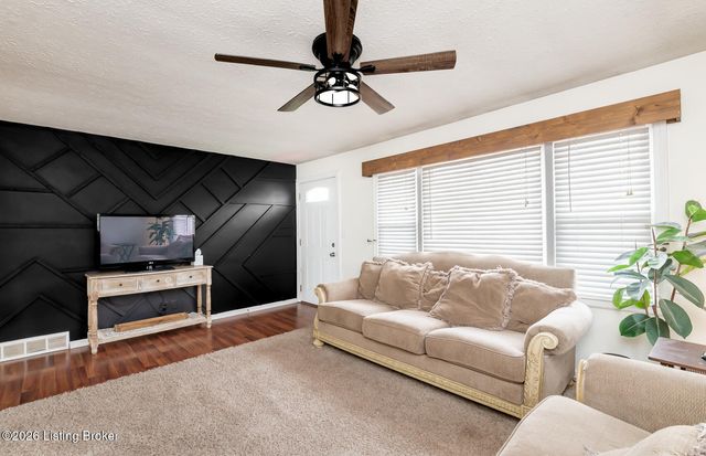 5245 Julia Rd, Louisville, KY 40258