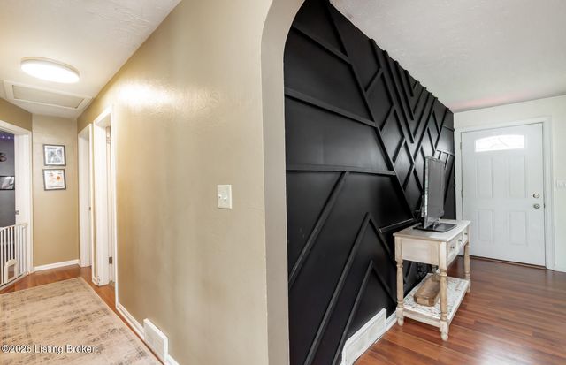 5245 Julia Rd, Louisville, KY 40258