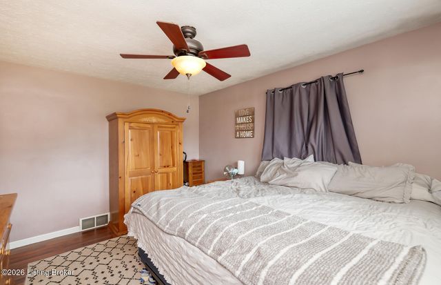 5245 Julia Rd, Louisville, KY 40258