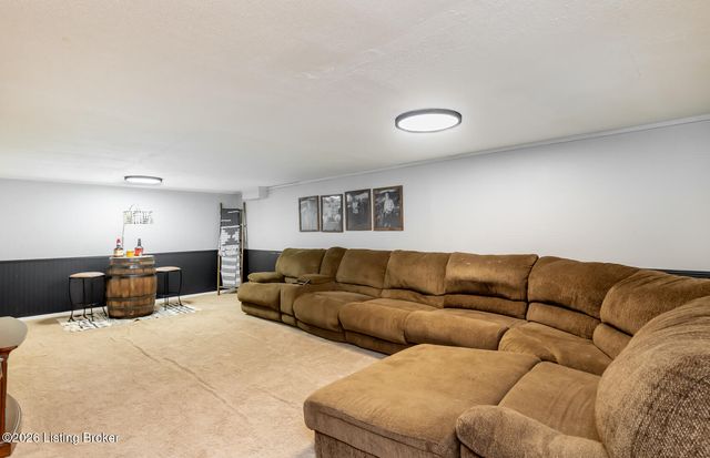 5245 Julia Rd, Louisville, KY 40258