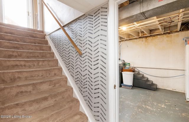 5245 Julia Rd, Louisville, KY 40258