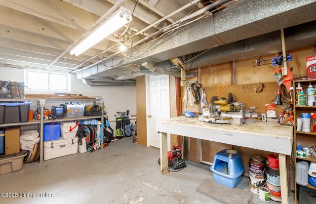 5245 Julia Rd, Louisville, KY 40258