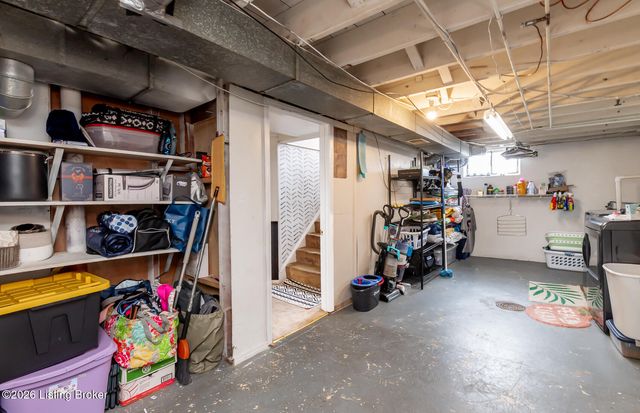 5245 Julia Rd, Louisville, KY 40258