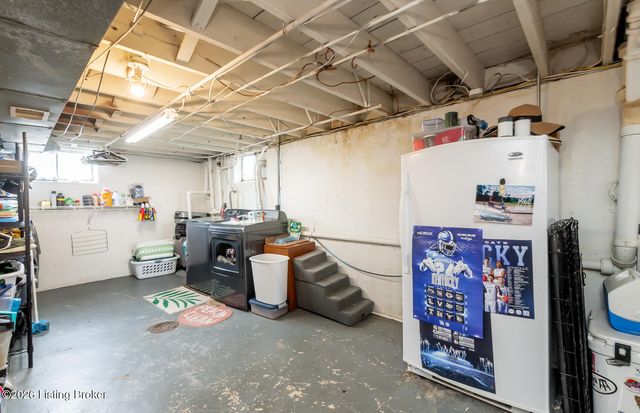 5245 Julia Rd, Louisville, KY 40258