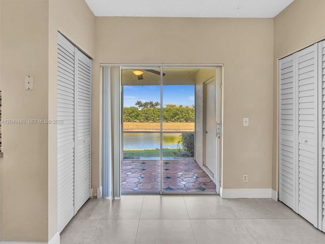 60 Key West Ct 60, Weston, FL 33326