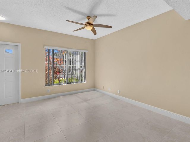60 Key West Ct 60, Weston, FL 33326