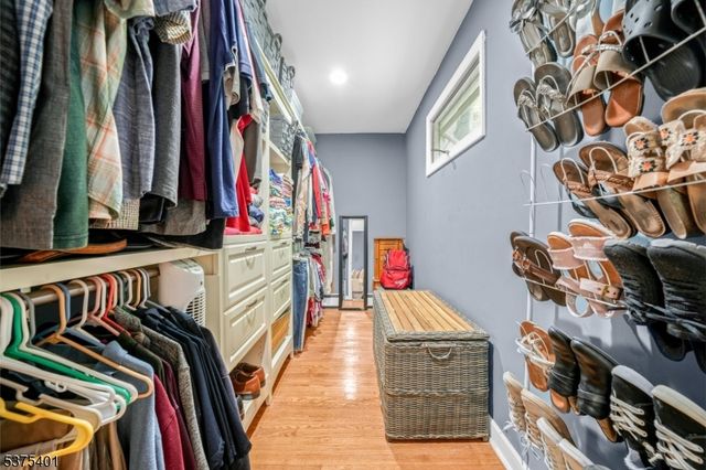 9 Chanwood Dr, Hampton Twp., NJ 07860