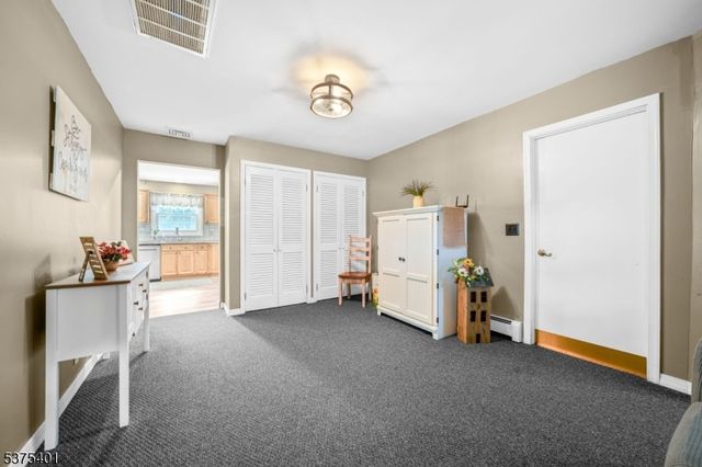 9 Chanwood Dr, Hampton Twp., NJ 07860