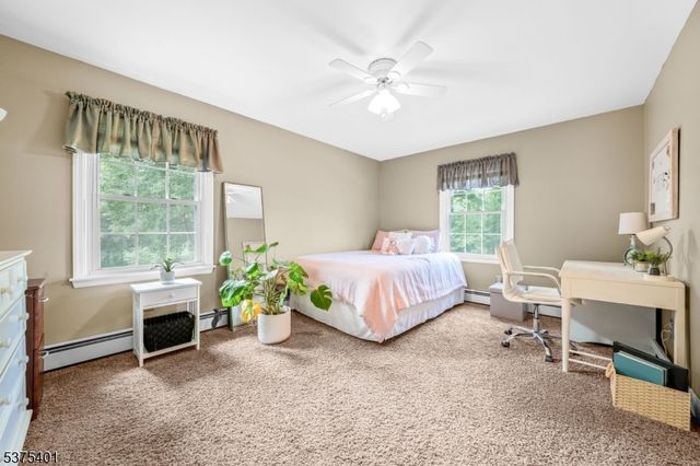 9 Chanwood Dr, Hampton Twp., NJ 07860