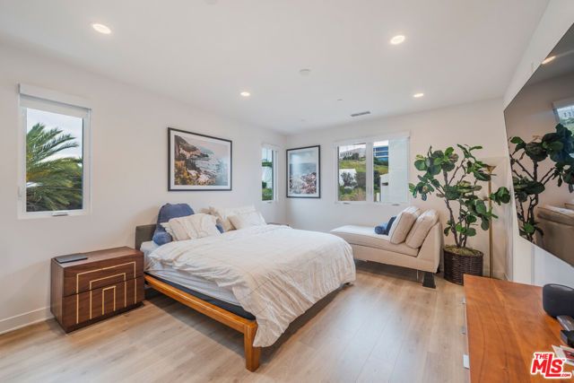 12962 Discovery, Los Angeles, CA 90094