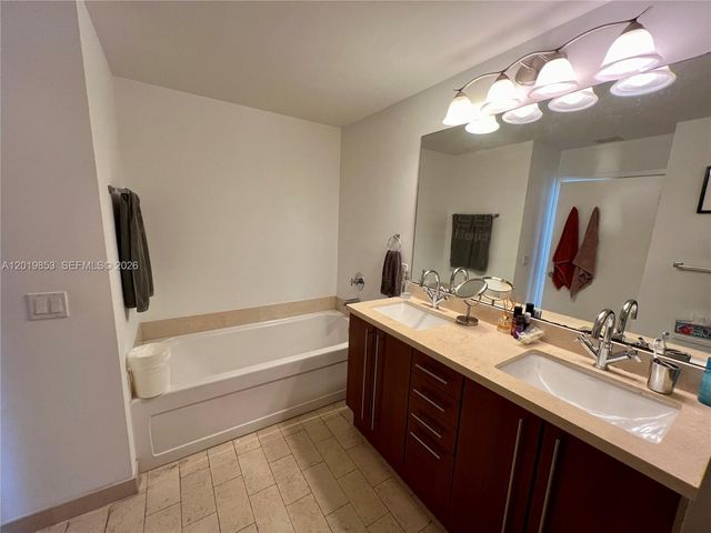 79 SW 12th St 2903-S, Miami, FL 33130