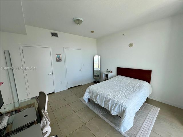 79 SW 12th St 2903-S, Miami, FL 33130