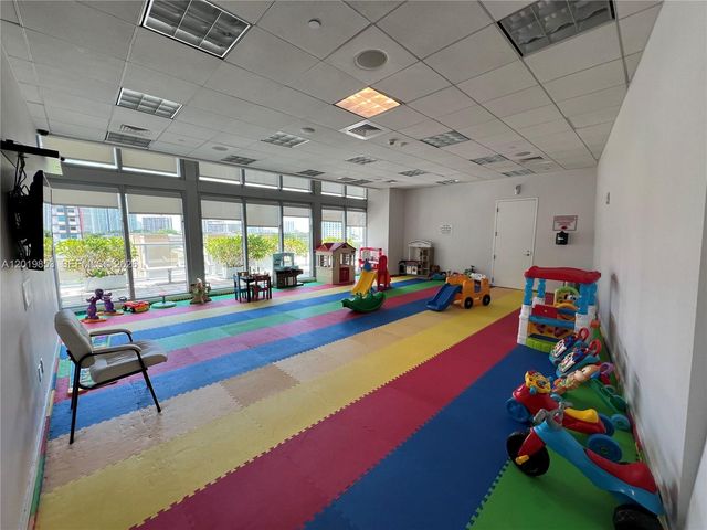 79 SW 12th St 2903-S, Miami, FL 33130