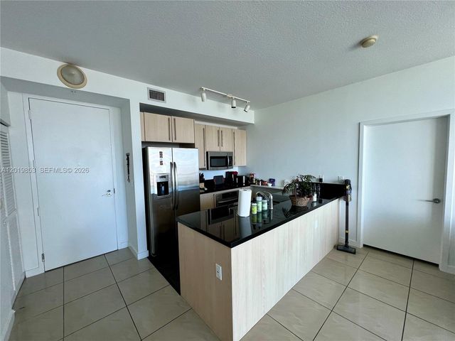 79 SW 12th St 2903-S, Miami, FL 33130