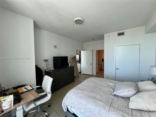79 SW 12th St 2903-S, Miami, FL 33130