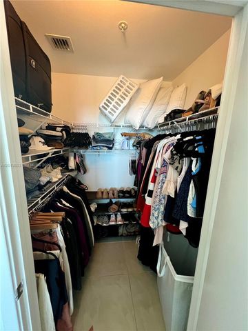 79 SW 12th St 2903-S, Miami, FL 33130