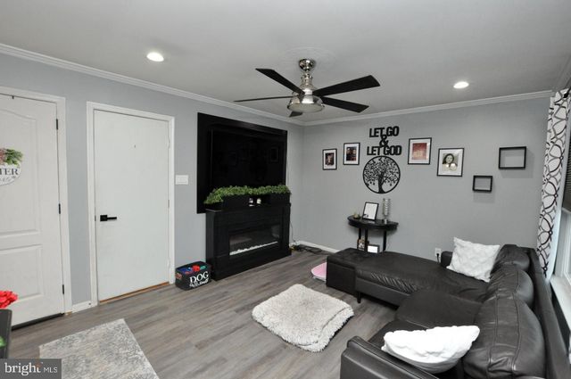 15 CRAWFORD DRIVE, Sicklerville, NJ 08081