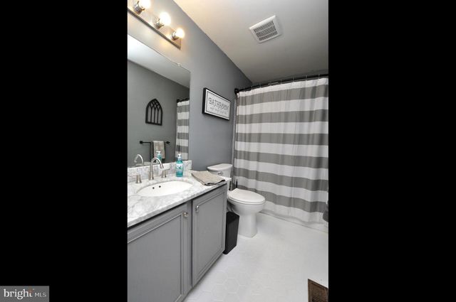 15 CRAWFORD DRIVE, Sicklerville, NJ 08081