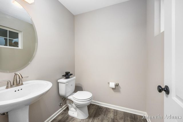 511 Ivy Grove South Grove, Grand Rapids, MI 49534