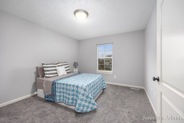 511 Ivy Grove South Grove, Grand Rapids, MI 49534