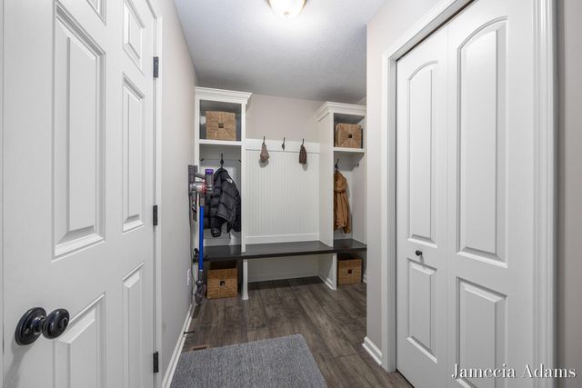 511 Ivy Grove South Grove, Grand Rapids, MI 49534