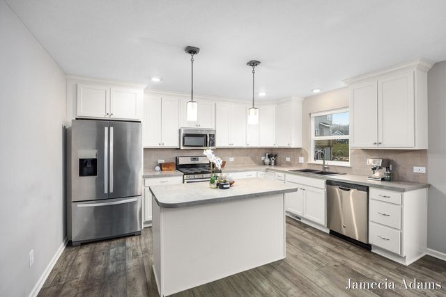 511 Ivy Grove South Grove, Grand Rapids, MI 49534